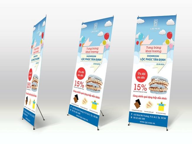 Standee khai trương có kèm chương trình khuyến mại